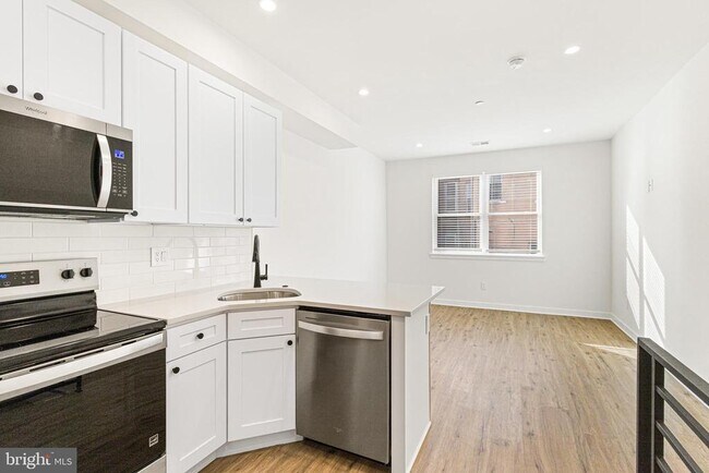 Foto del edificio - 2350 Moore St