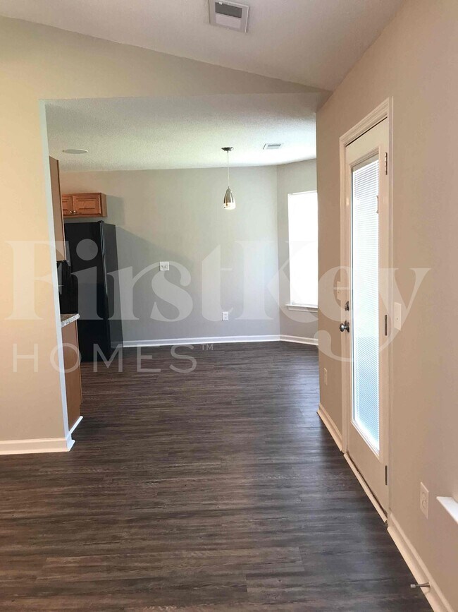 Foto del edificio - 120 Pointer Dr