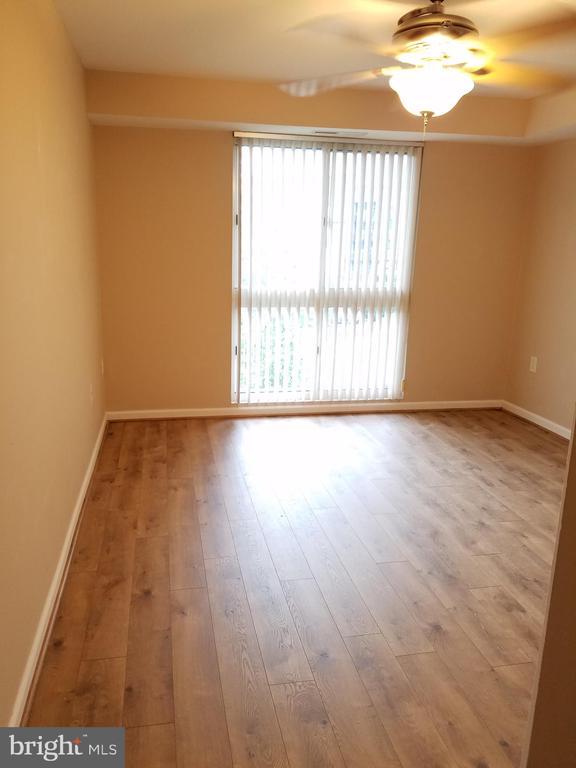 Foto del edificio - 5600 Bloomfield Dr