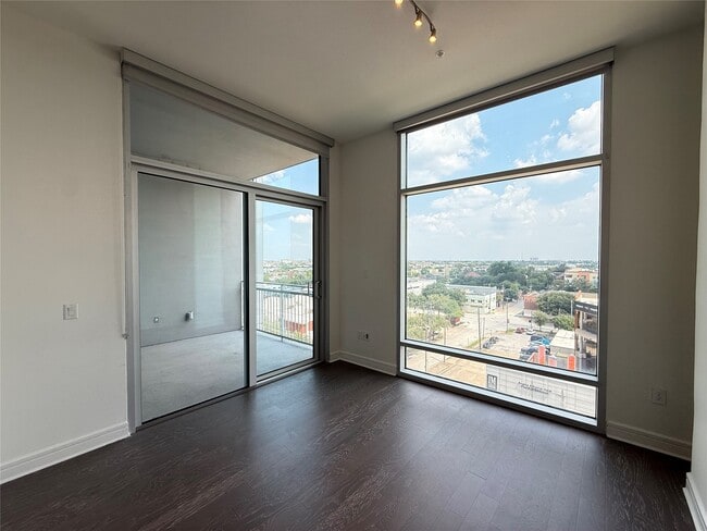 Foto del edificio - 3300 Main St