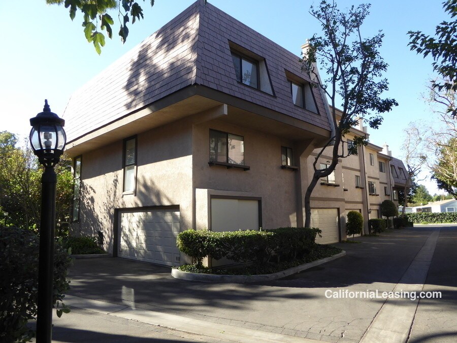 Primary Photo - 9000 Vanalden Ave