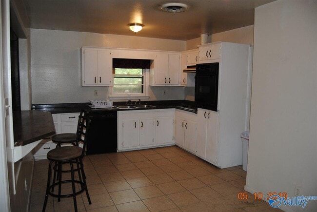 Foto del edificio - 3052 Boswell Dr NW