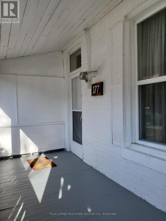 Photo du bâtiment - 177 Sixth St