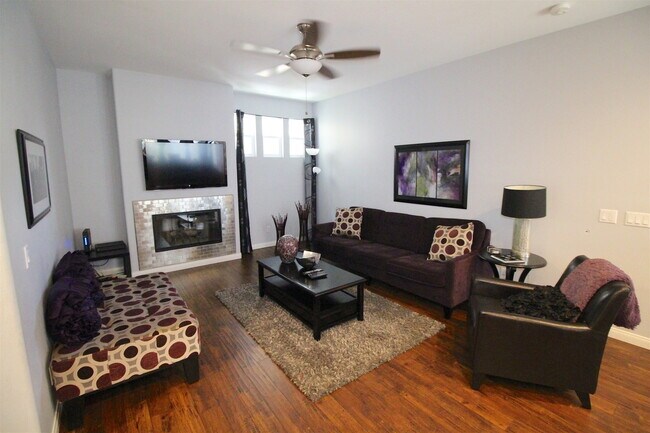 Building Photo - Fully Furnished House - Short Term Lease -...