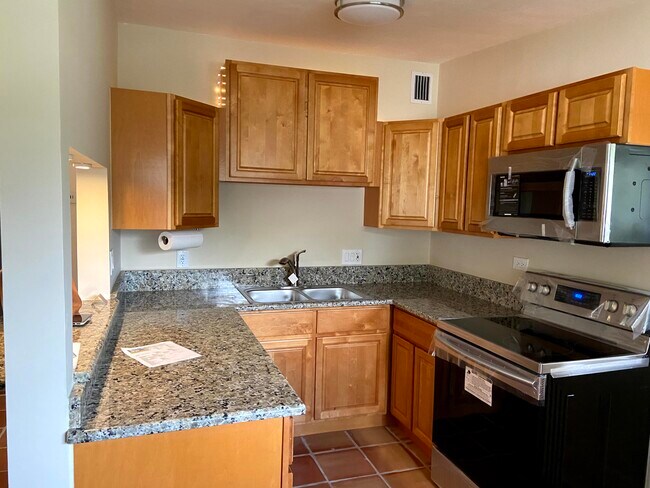 Building Photo - 785 Hibiscus Dr