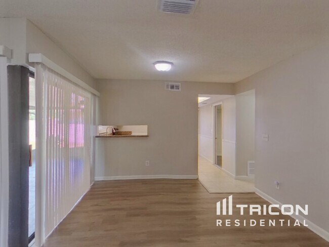 Foto del edificio - 4715 Grove Point Dr