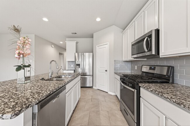 Building Photo - 7558 Highland Chase Dr