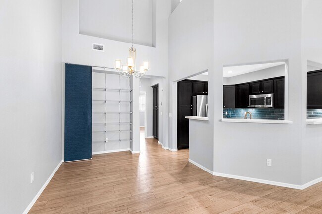Building Photo - Immaculate Dual Master Suites, 2.5 Bath To...
