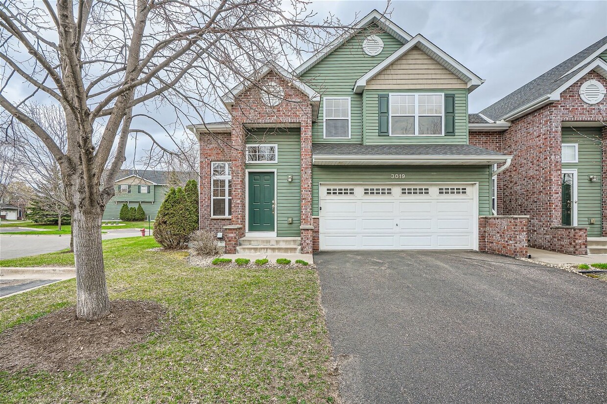 Primary Photo - Stunning Townhome