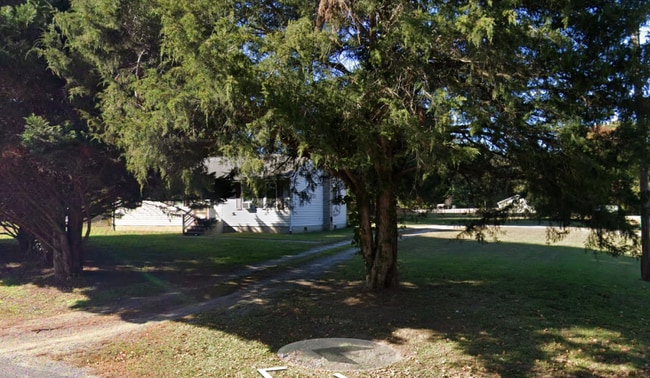 Building Photo - 539 Round Top Rd