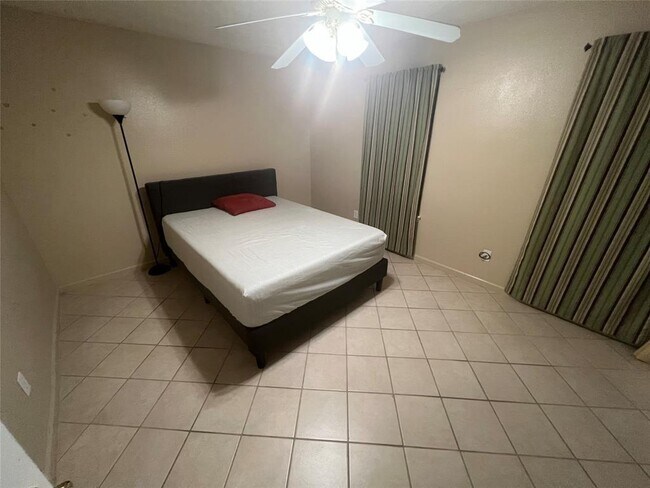 Foto del edificio - 5407 Cherie Crest Ct