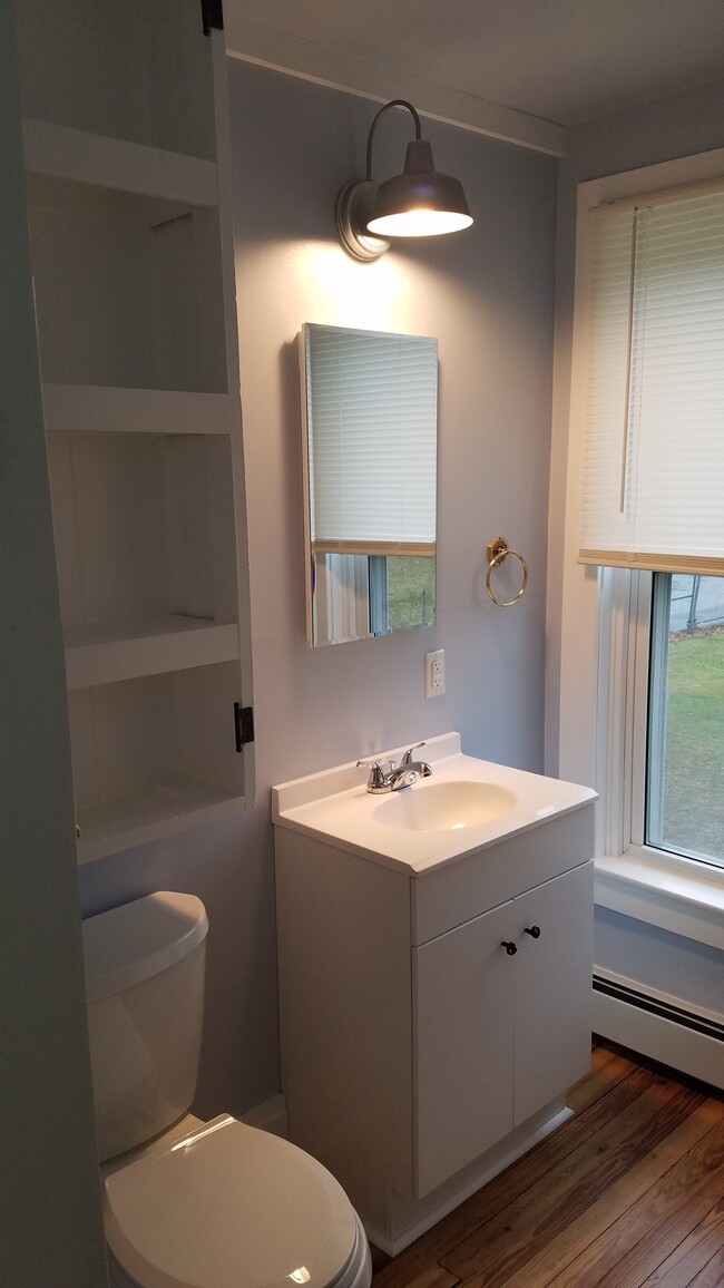 1st floor bath - 623 W Main St