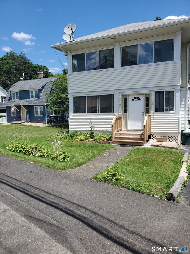 Foto del edificio - 79 Heminway Park Rd