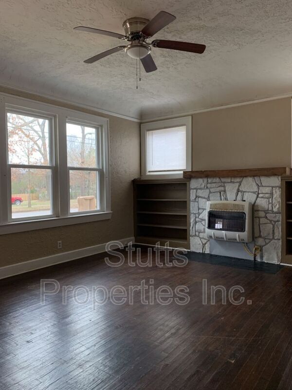 Building Photo - 513 Howell St