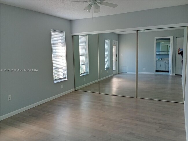 Foto del edificio - 14275 Nesting Way