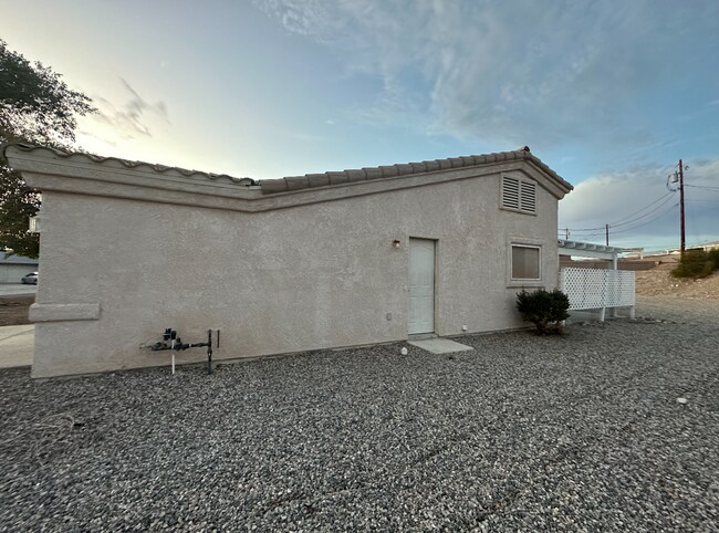 Building Photo - 2970 Cork Ln