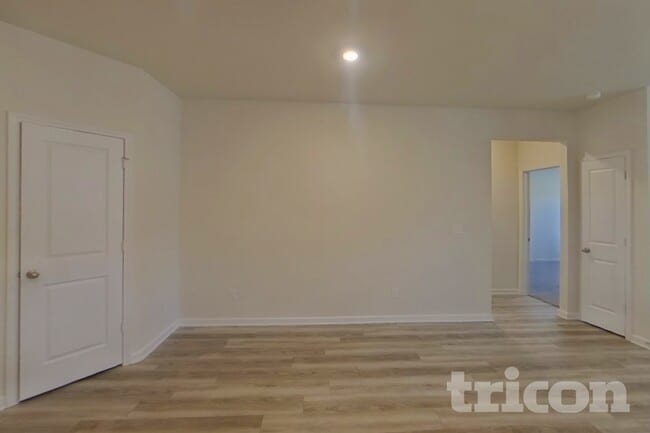 Building Photo - 1004 Claas Wy