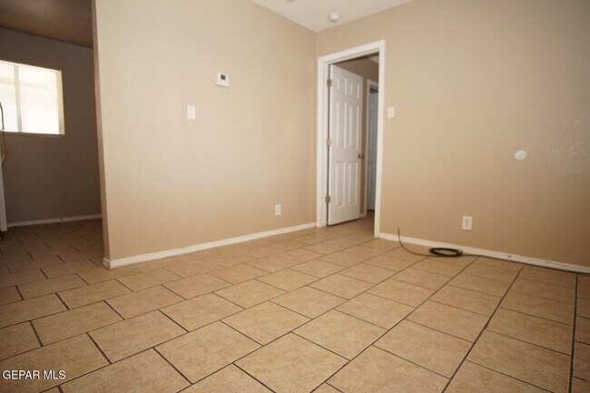 Foto del edificio - 8608 Lawson St