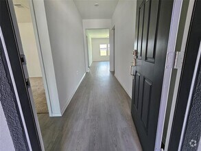Building Photo - 400 Camargue Dr