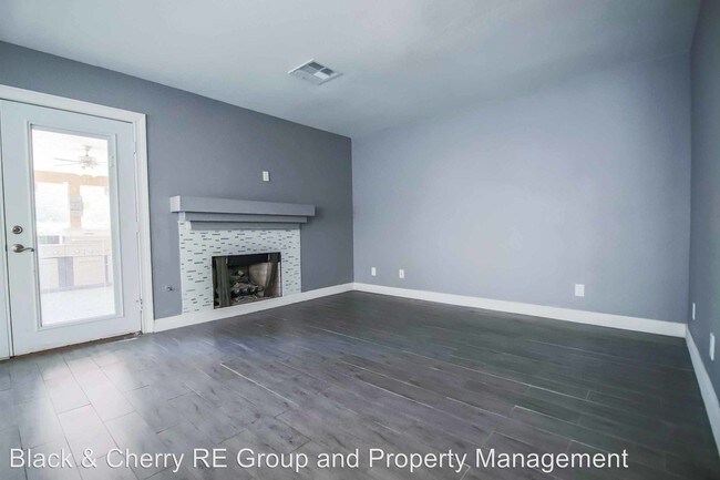 Building Photo - 3 br, 2.5 bath House - 303 Lander Dr.