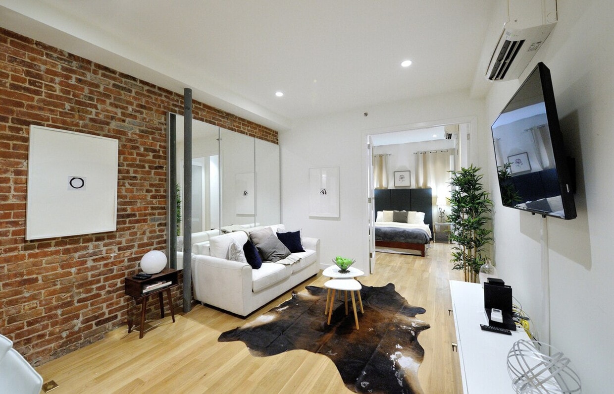 Primary Photo - 353 W 46th St