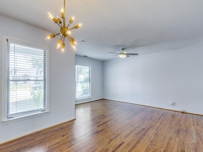 Foto del edificio - 5921 Locke Ave