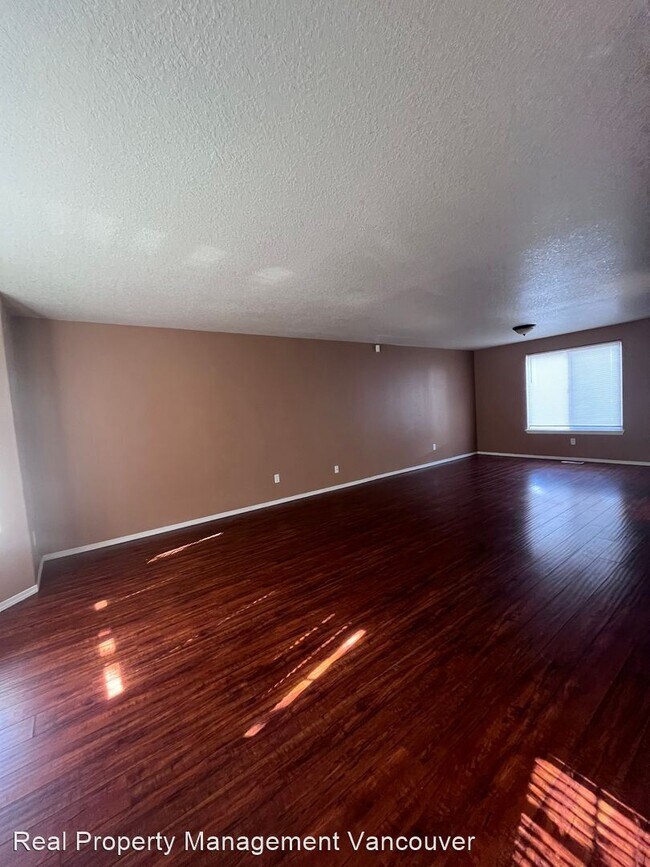 Foto del edificio - 4 br, 3 bath House - 8005 NE 163rd Ave