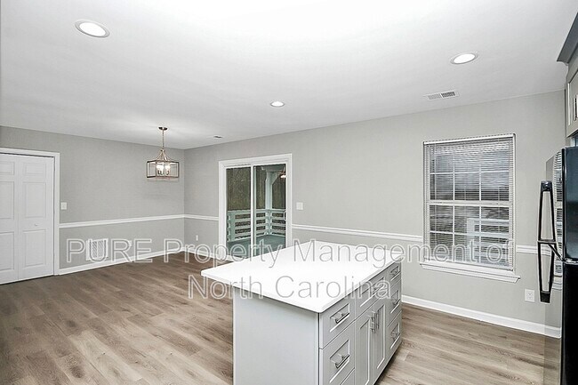 Building Photo - 8820 Maggie Robinson Rd
