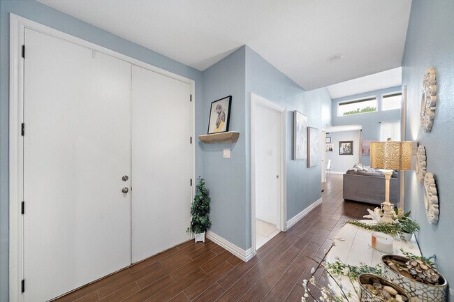 Building Photo - 7655 S Braeswood Blvd