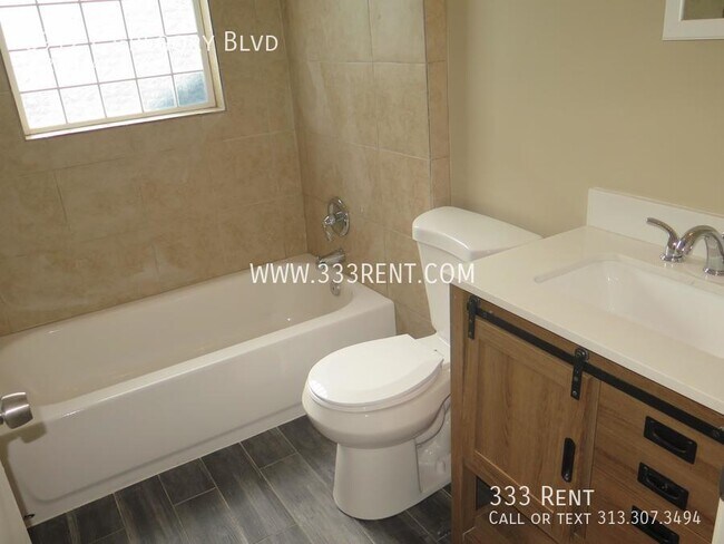 Foto del edificio - 8912 E Gregory Blvd