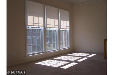 Foto del edificio - 4 Bedroom Townhome & Garage - Ashburn
