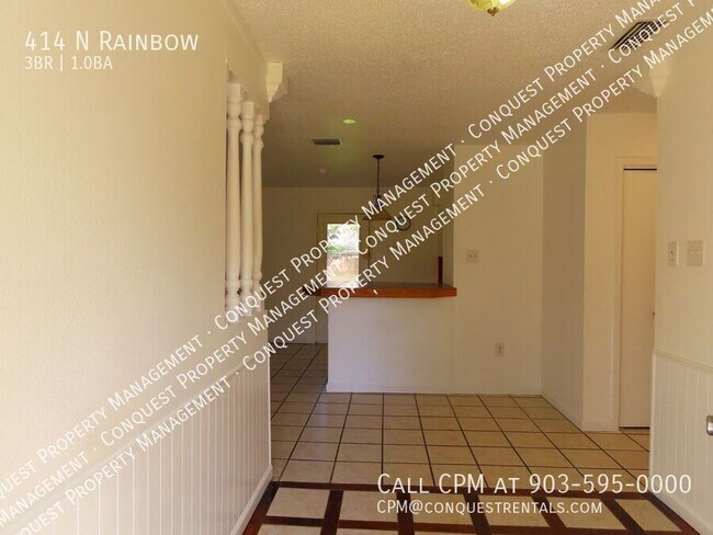 Foto del edificio - 414 N Rainbow Dr