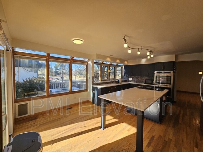 Building Photo - 3205 S Tulare Ct