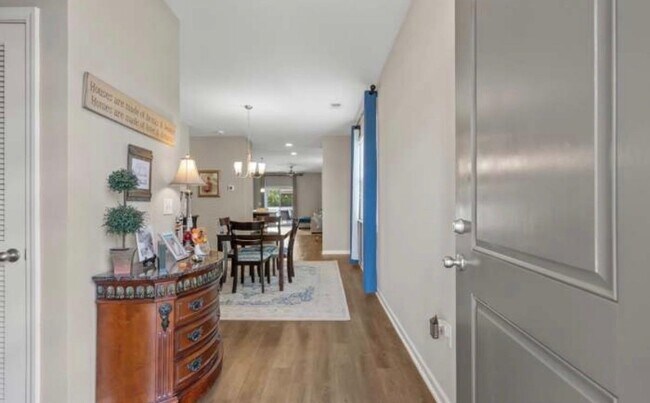 Foto del edificio - 542 Hay Hill Ln
