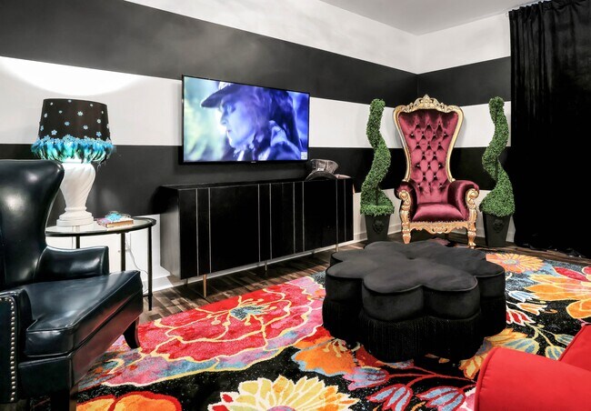 Smart TV - 945 Registry Blvd