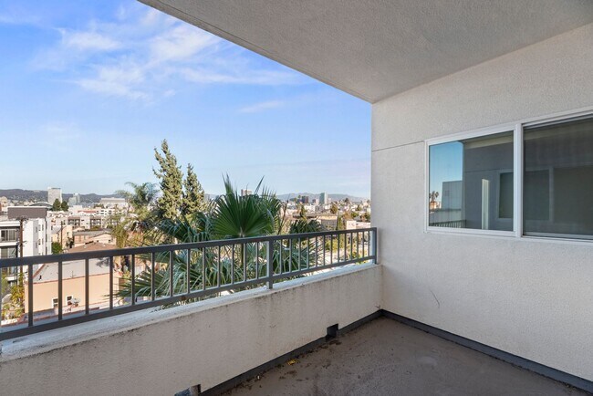 Interior Photo - TALA Local at 3057-3067 W. Pico Blvd