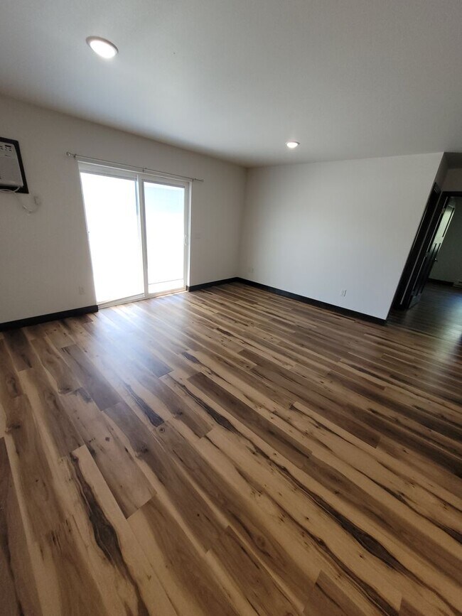 Building Photo - 5258 Christopher Dr