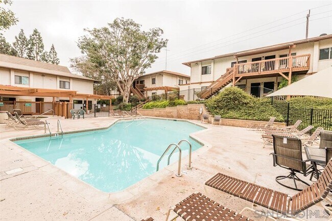Foto del edificio - 6390 Rancho Mission Rd