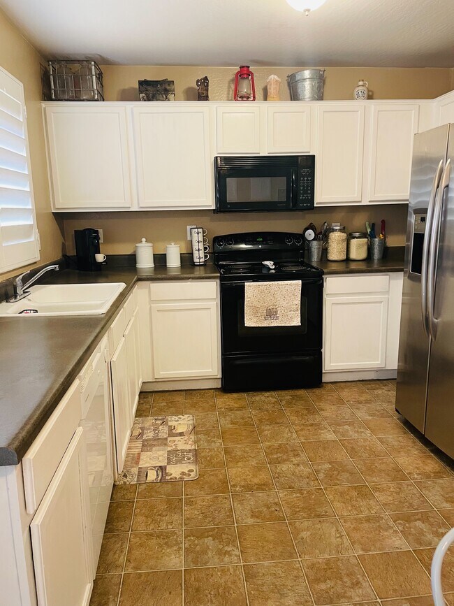 Foto del edificio - 1343 E 10th Pl