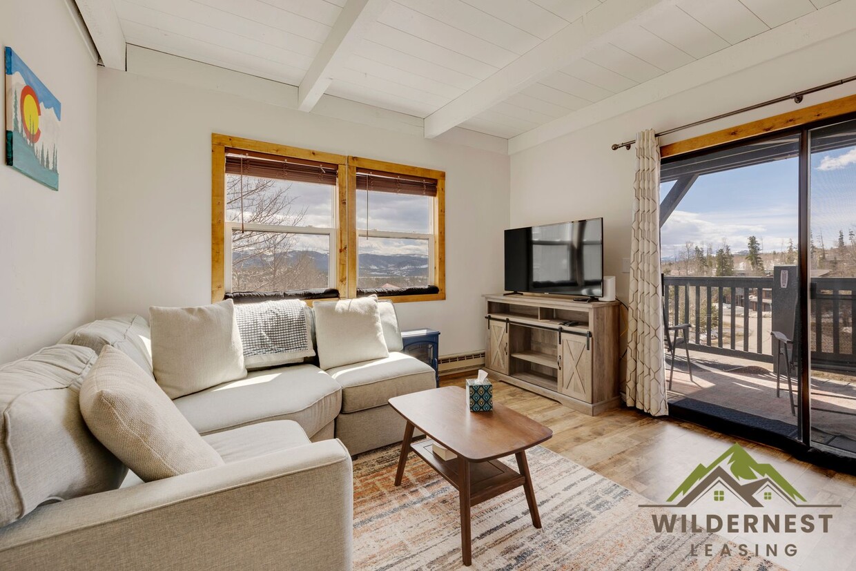 Primary Photo - Bright and Quiet 2 Bedroom Condo