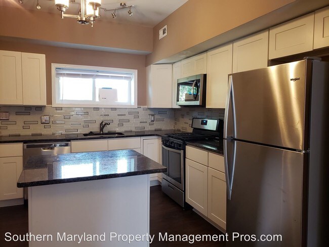 Building Photo - 3 br, 1 bath House - 3712 E Lombard Street
