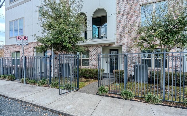 Building Photo - 5209 Allen St