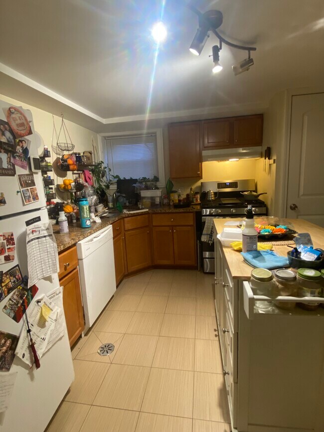 Foto del edificio - 2952 N Dawson Ave