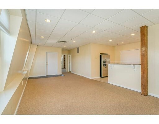 Foto del edificio - 379 Main St