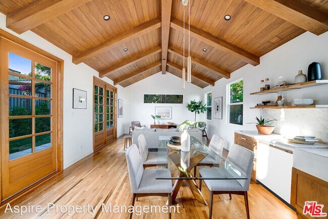 Foto del edificio - 3 br, 2 bath House - 3435 London St