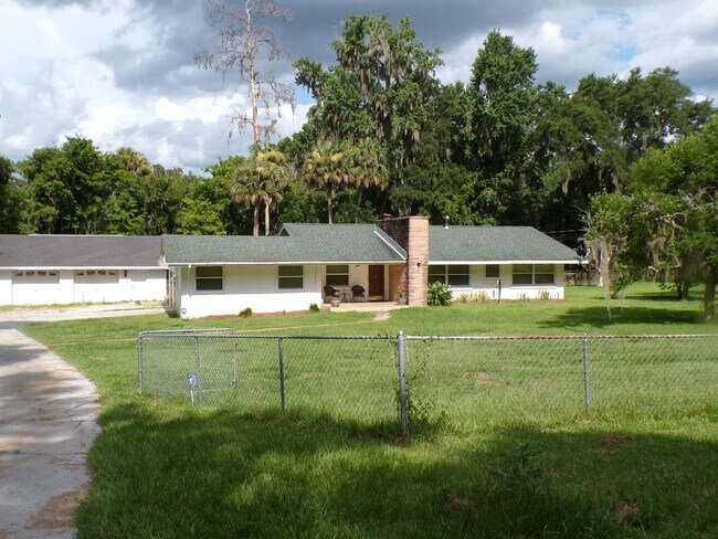 Building Photo - Home with Large yard