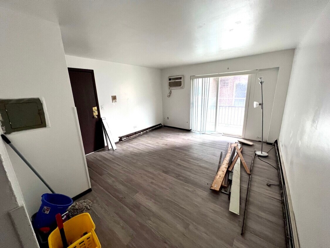 3060 Bernice Ave Unit 1S, Lansing, IL 60438 Condo for Rent in Lansing