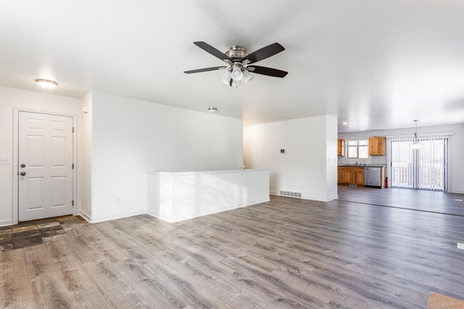 Building Photo - 5823 Sagebrook Dr