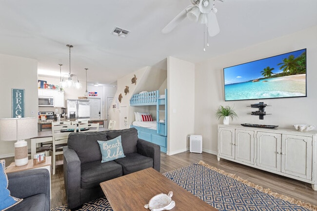 Building Photo - 14810 Leeward Dr