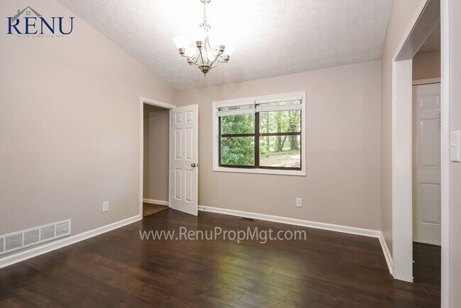 Foto del edificio - Available Now!